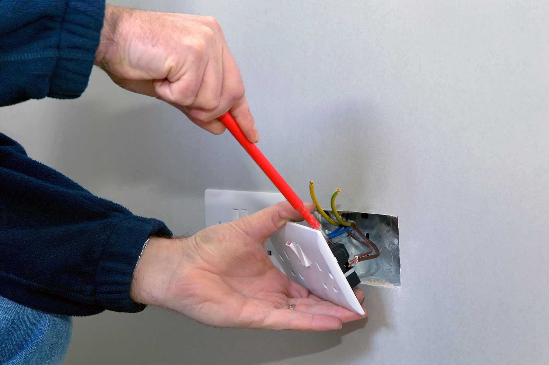 Our electricians can install plug sockets for domestic and commercial proeprties in North Shields and the local area. 
